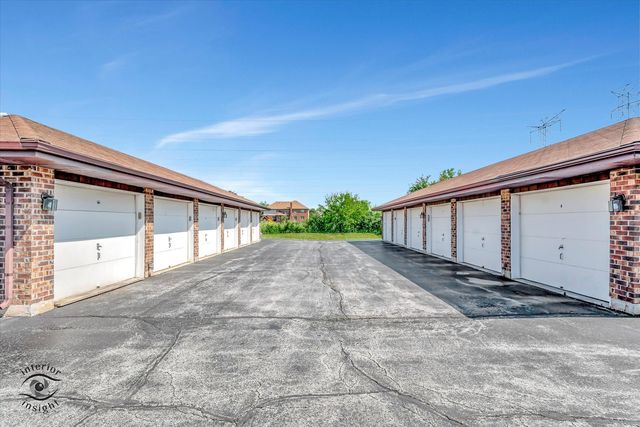 8838 W 140th Street 2D, Orland Park, IL 60462