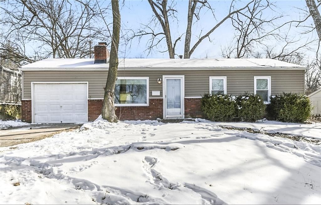 6307 E 153RD Street, Grandview, MO 64030