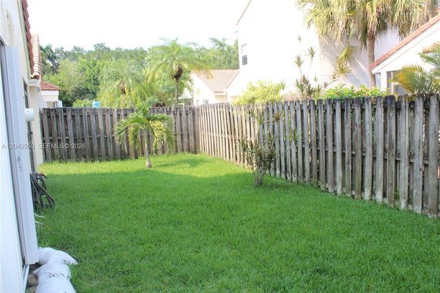 1335 Seagrape Cir, Weston, FL 33326