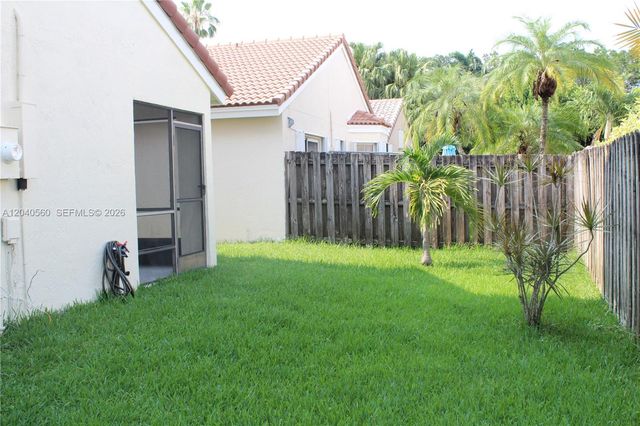 1335 Seagrape Cir, Weston, FL 33326