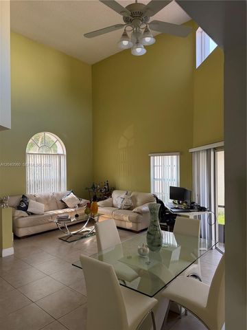 1335 Seagrape Cir, Weston, FL 33326