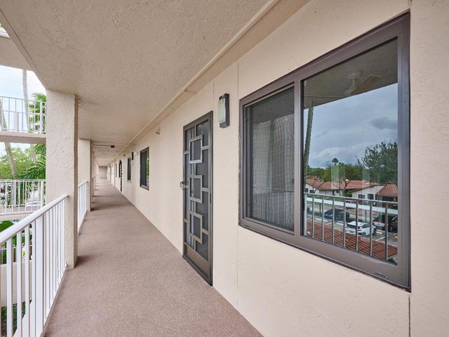 6193 Pointe Regal Circle 306, Delray Beach, FL 33484