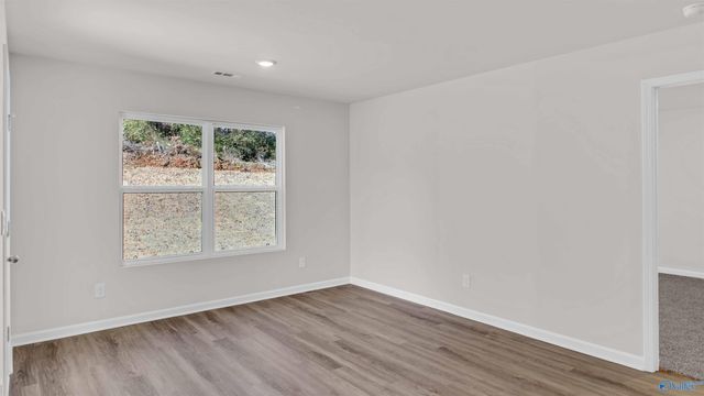 9923 Sequoyah Cove Drive SE, Owens Cross Roads, AL 35763