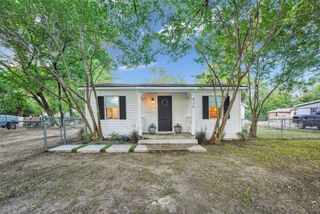 826 W Laramie Lane, Dallas, TX 75217