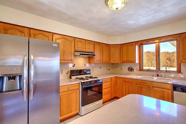 794 County, Seekonk, MA 02771