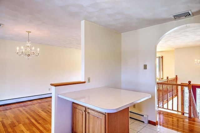 794 County, Seekonk, MA 02771