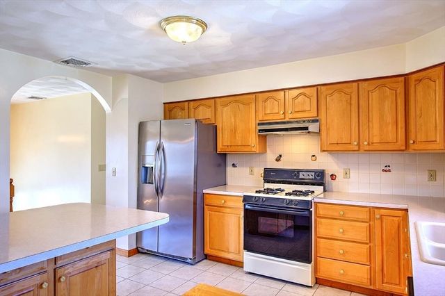 794 County, Seekonk, MA 02771