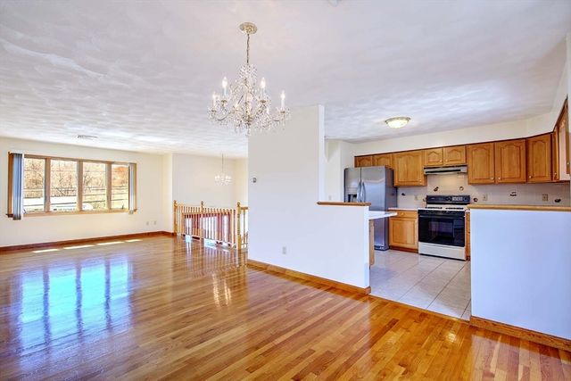 794 County, Seekonk, MA 02771