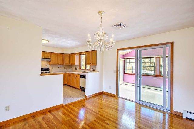 794 County, Seekonk, MA 02771