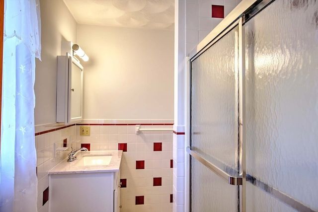 794 County, Seekonk, MA 02771