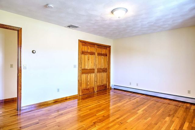 794 County, Seekonk, MA 02771