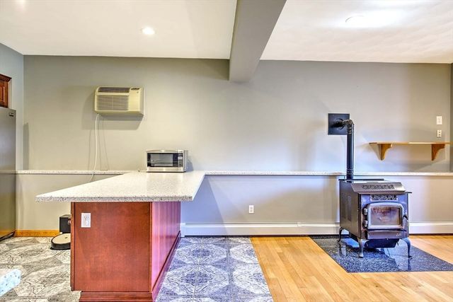 794 County, Seekonk, MA 02771