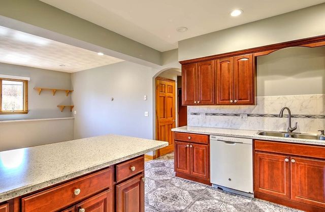 794 County, Seekonk, MA 02771