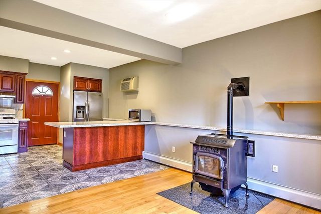 794 County, Seekonk, MA 02771