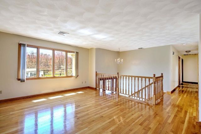 794 County, Seekonk, MA 02771