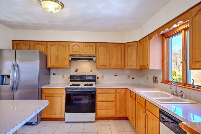 794 County, Seekonk, MA 02771