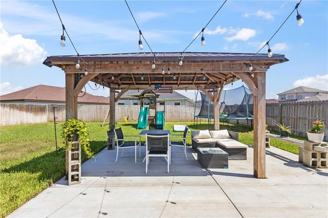 1904 E Ridgeway Circle, Edinburg, TX 78542