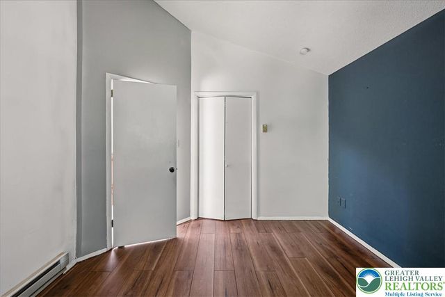 221 Somerset Drive, Stroud Twp, PA 18301