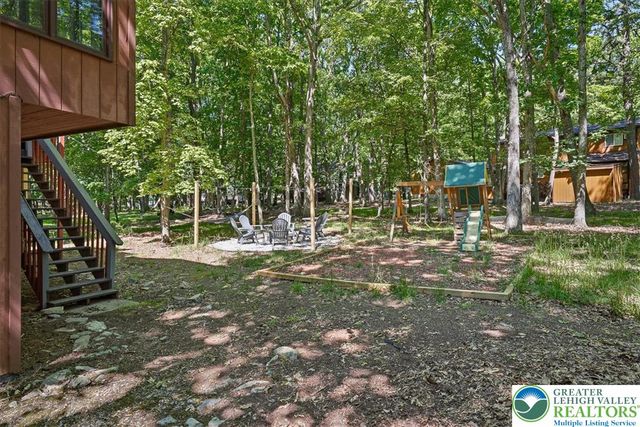 221 Somerset Drive, Stroud Twp, PA 18301