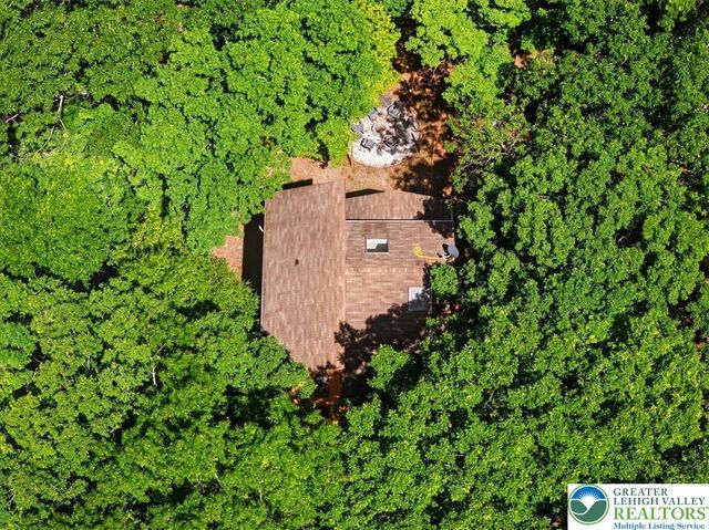 221 Somerset Drive, Stroud Twp, PA 18301