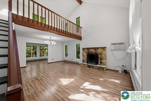 221 Somerset Drive, Stroud Twp, PA 18301