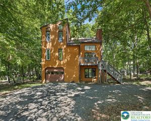221 Somerset Drive, Stroud Twp, PA 18301