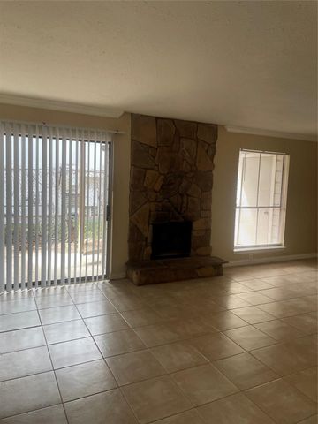 17331 Red Oak Drive 27, Houston, TX 77090