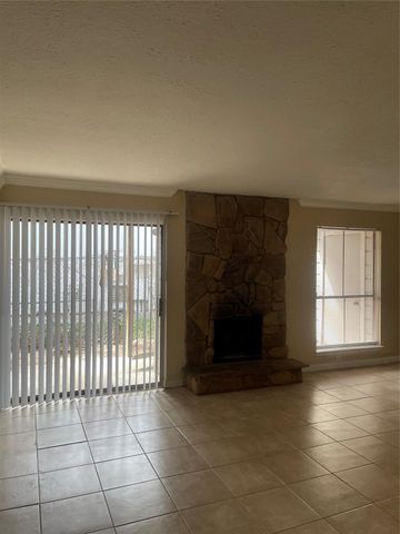 17331 Red Oak Drive 27, Houston, TX 77090