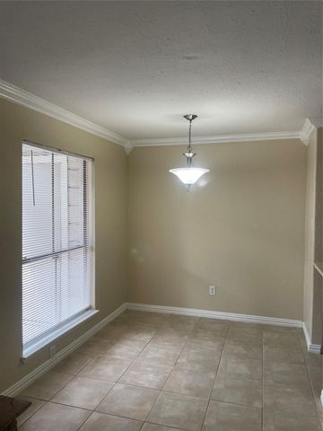 17331 Red Oak Drive 27, Houston, TX 77090