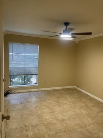 17331 Red Oak Drive 27, Houston, TX 77090