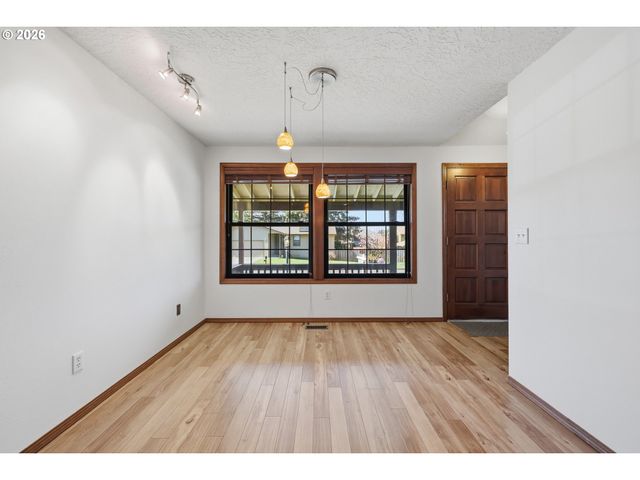 1596 Nw RIVERVIEW Ave, Gresham, OR 97030