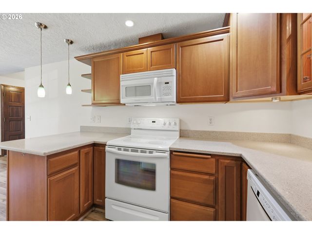 1596 Nw RIVERVIEW Ave, Gresham, OR 97030