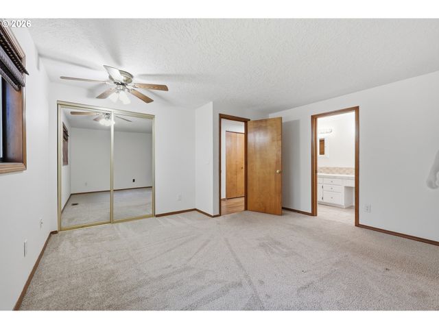 1596 Nw RIVERVIEW Ave, Gresham, OR 97030