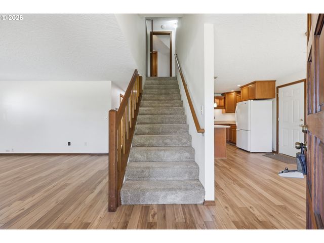 1596 Nw RIVERVIEW Ave, Gresham, OR 97030