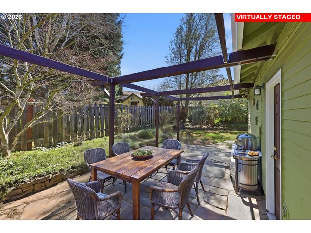 1596 Nw RIVERVIEW Ave, Gresham, OR 97030