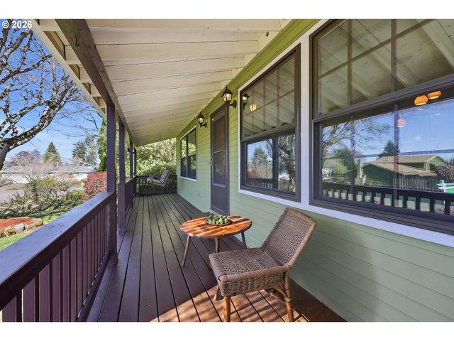 1596 Nw RIVERVIEW Ave, Gresham, OR 97030