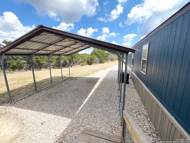 140 Teague Rd, Kerrville, TX 78028