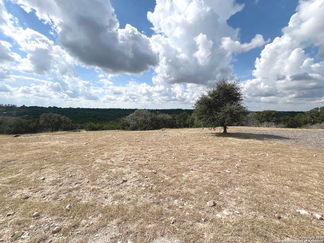 140 Teague Rd, Kerrville, TX 78028