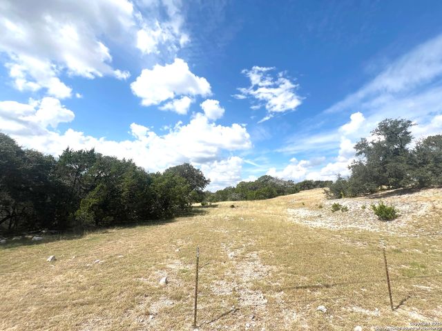 140 Teague Rd, Kerrville, TX 78028