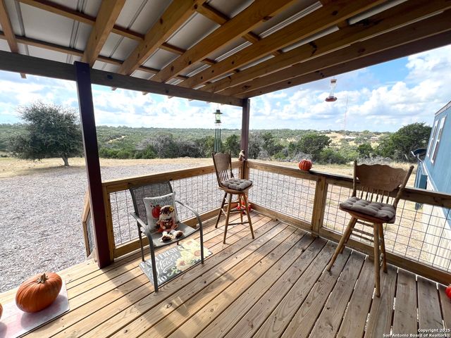 140 Teague Rd, Kerrville, TX 78028