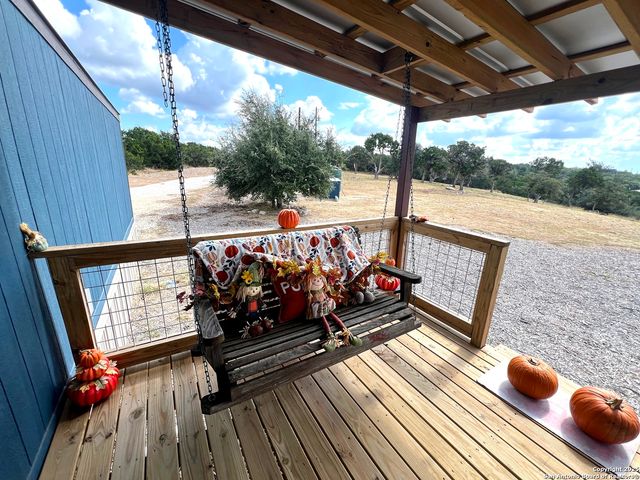 140 Teague Rd, Kerrville, TX 78028
