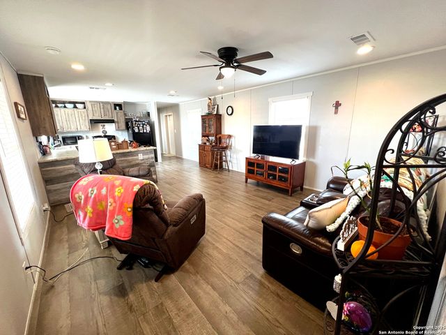 140 Teague Rd, Kerrville, TX 78028