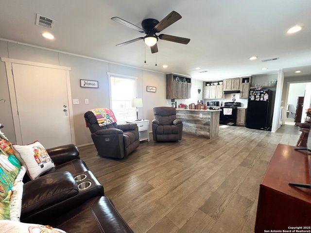 140 Teague Rd, Kerrville, TX 78028