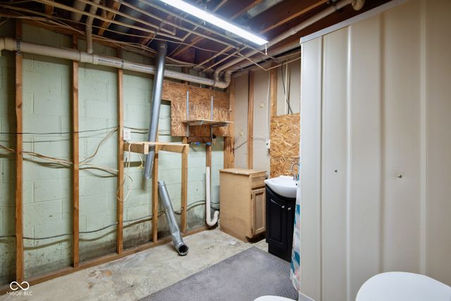 9166 W CO RD 50 N, Greensburg, IN 47240