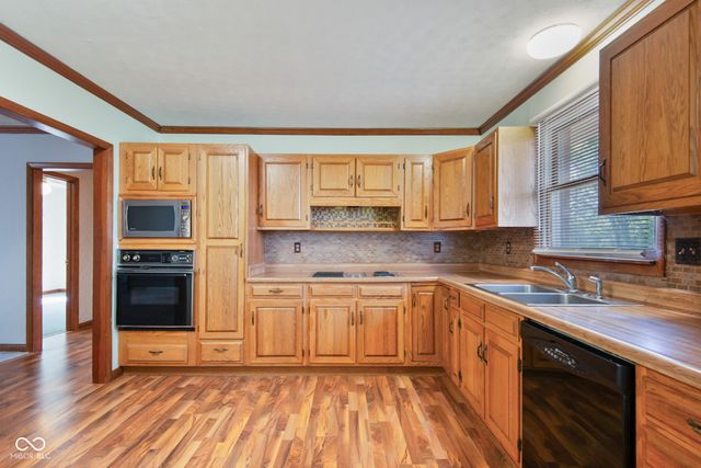 9166 W CO RD 50 N, Greensburg, IN 47240