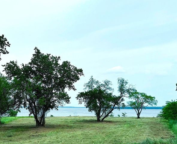 8437 Edgewater Drive, Kemp, TX 75143