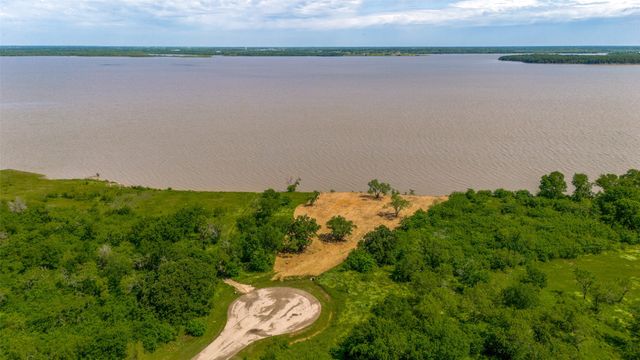 8437 Edgewater Drive, Kemp, TX 75143