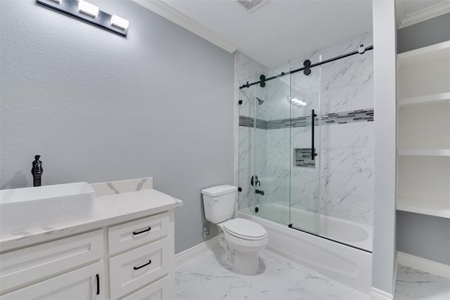 10622 Rustling Oaks Drive, Conroe, TX 77303