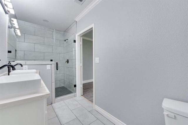 10622 Rustling Oaks Drive, Conroe, TX 77303