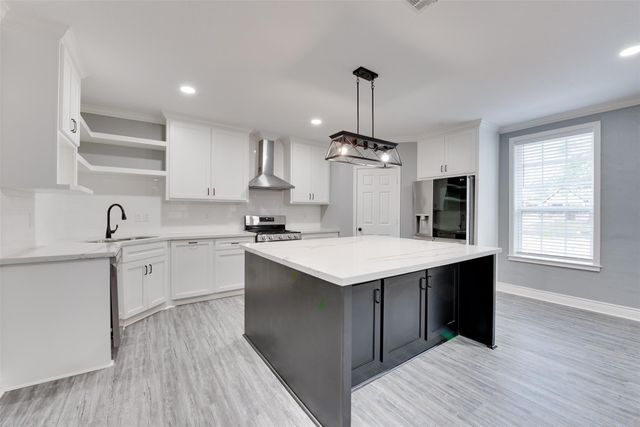 10622 Rustling Oaks Drive, Conroe, TX 77303